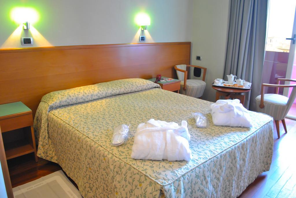 סניגליה Senb Hotel מראה חיצוני תמונה