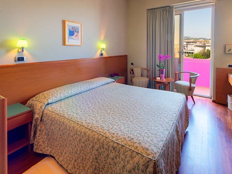 סניגליה Senb Hotel מראה חיצוני תמונה