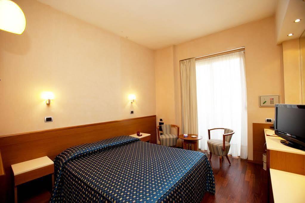 סניגליה Senb Hotel מראה חיצוני תמונה
